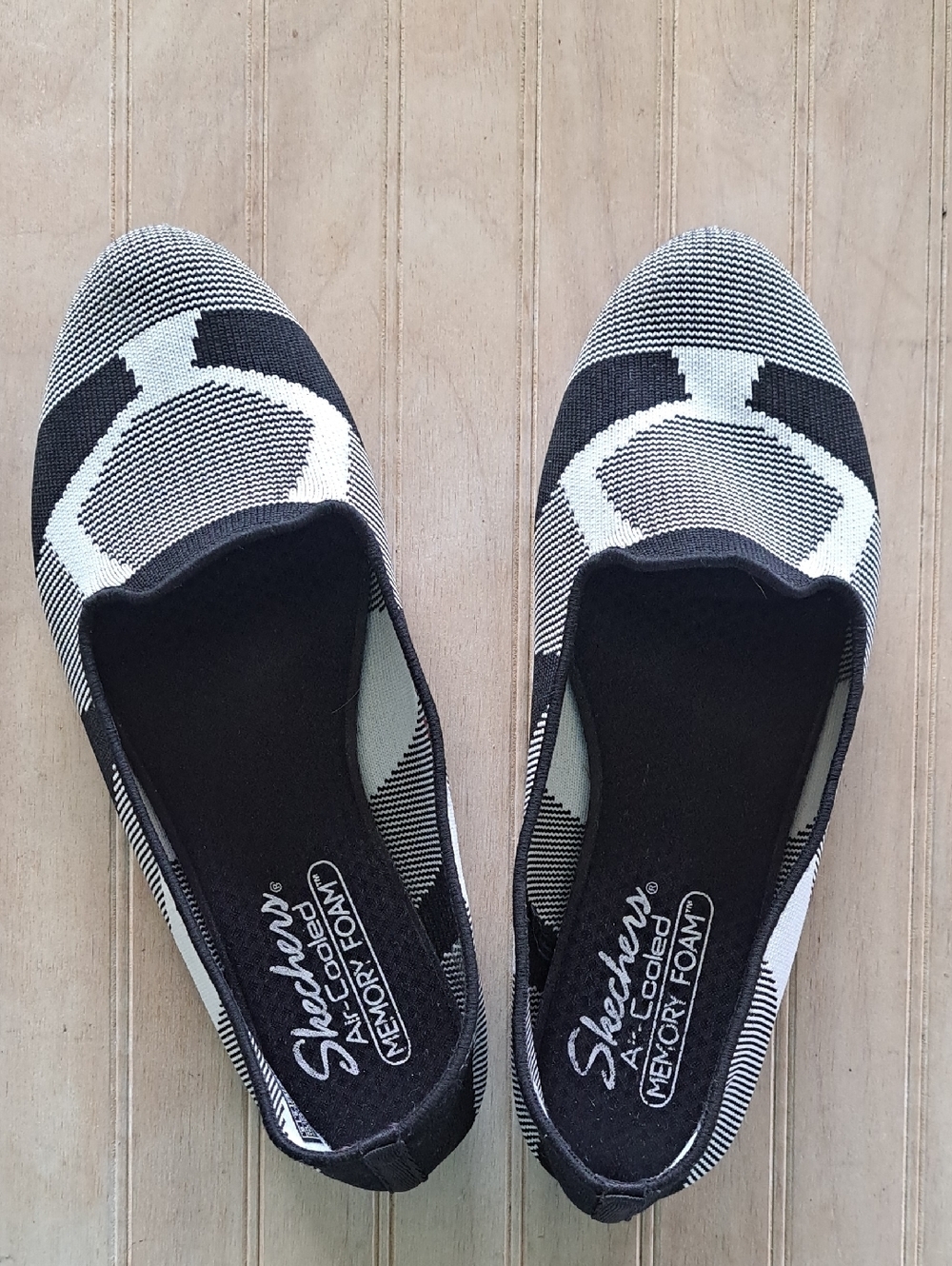 Skechers Cleo Memory Foam Air Cooled Slip On Flats Knit Print Comfy Ballet